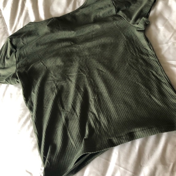 Hollister Tee - Picture 2 of 5